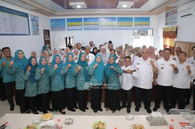 DUKUNG GENERASI EMAS, SEKRETARIS DPRD ASAHAN HADIRI PEMBINAAN PAAR-EDI DI DESA TANJUNG ASRI